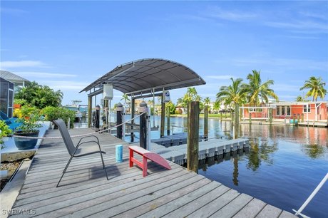 This gulf access, income producing duplex is just steps away - Beach Townhome/Townhouse for sale in Matlacha, Florida on Beachhouse.com