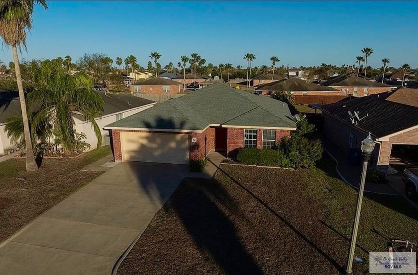 This 3-bed, 2-bath home features a redone kitchen, lots of - Beach Home for sale in Laguna Vista, Texas on Beachhouse.com