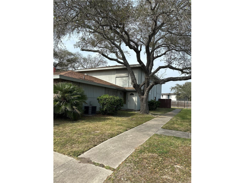 Welcome to this well-maintained condo nestled in a quiet - Beach Condo for sale in Corpus Christi, Texas on Beachhouse.com