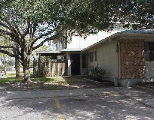 Welcome to this well-maintained condo nestled in a quiet - Beach Condo for sale in Corpus Christi, Texas on Beachhouse.com