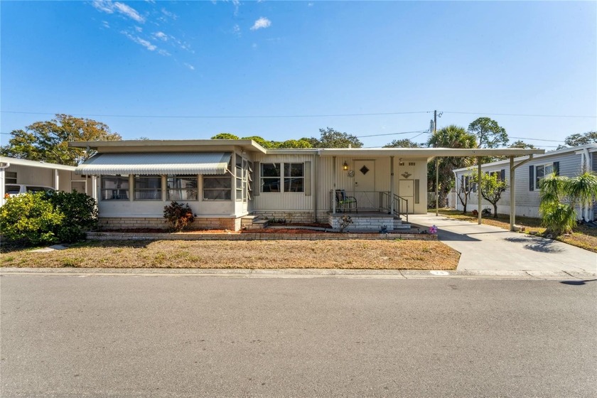 Prime Location & Move-In Ready! Just 5 minutes from Bay Pines - Beach Home for sale in St. Petersburg, Florida on Beachhouse.com