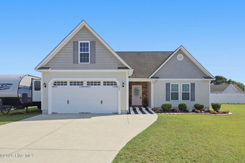 *Sellers offering $5,000 in concessions!* Welcome home to - Beach Home for sale in Swansboro, North Carolina on Beachhouse.com