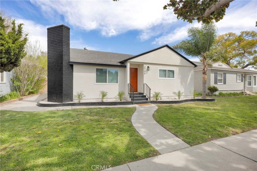 Your dream home in desirable East Long Beach awaits! Discover - Beach Home for sale in Long Beach, California on Beachhouse.com