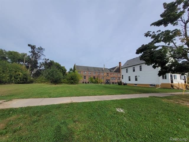 This newest listing is offered by the Detroit Land Bank. This - Beach Lot for sale in Detroit, Michigan on Beachhouse.com