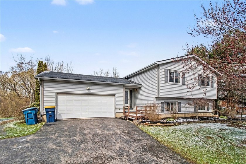 Peaceful country living on a private 4.93-acre wooded lot in the - Beach Home for sale in Ontario, New York on Beachhouse.com