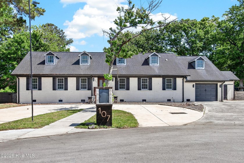 Completely reimagined and beautifully renovated, this stunning - Beach Home for sale in New Bern, North Carolina on Beachhouse.com