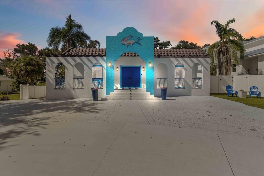 Welcome to Sunset Bay! This 3-bedroom, 4.5-bathroom turn-key - Beach Home for sale in Sarasota, Florida on Beachhouse.com