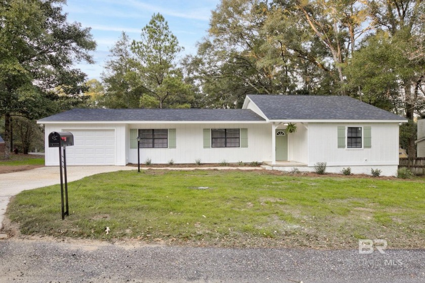 Welcome to this beautifully updated ranch home in the desirable - Beach Home for sale in Daphne, Alabama on Beachhouse.com