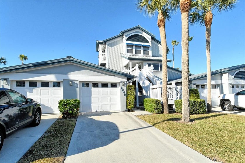 LOCATION, LOCATION, LOCATION! Nestled in the desirable and - Beach Condo for sale in Sarasota, Florida on Beachhouse.com