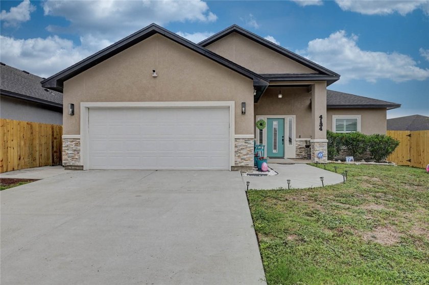 Welcome to 4134 Nadia! This 2023 Chershire Oak home is like new - Beach Home for sale in Corpus Christi, Texas on Beachhouse.com