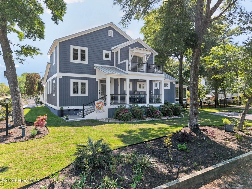 Beautifully updated 3-bedroom, 2.5-bath single-family home with - Beach Home for sale in Oak Island, North Carolina on Beachhouse.com