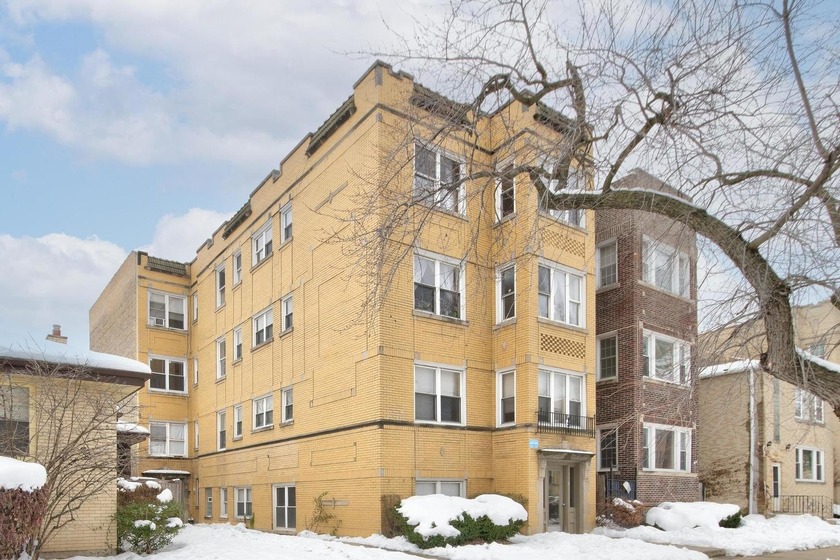 Charming 1-bedroom, 1-bath condo in the highly sought-after West - Beach Condo for sale in Chicago, Illinois on Beachhouse.com