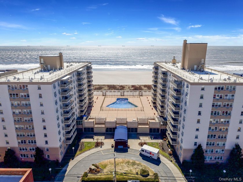 Welcome To This 8th Floor Spacious JR 4 With Ocean Views From - Beach Home for sale in Long Beach, New York on Beachhouse.com