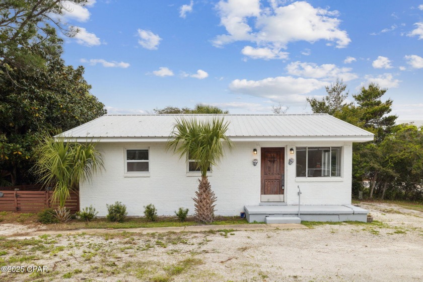 ONE OF TWO HOMES PRICED UNDER $700k DIRECTLY ON 30A! This - Beach Home for sale in Santa Rosa Beach, Florida on Beachhouse.com