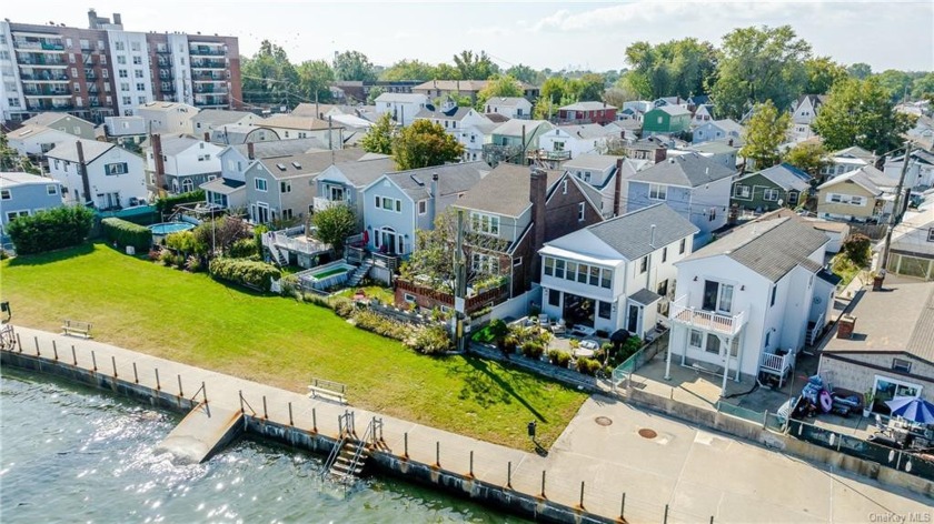 Nestled along the scenic Long Island Sound, this waterfront - Beach Home for sale in Bronx, New York on Beachhouse.com