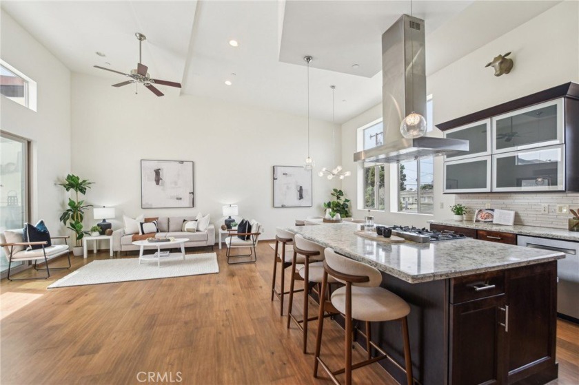 Welcome to this beautifully upgraded two-level townhome located - Beach Townhome/Townhouse for sale in Redondo Beach, California on Beachhouse.com