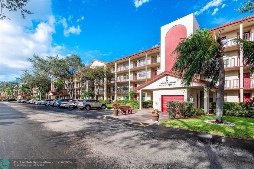 SPACIOUS 2 BEDROOM 2 BATHROOM FIRST FLOOR UNIT WITH A BEAUTIFUL - Beach Condo for sale in Hollywood, Florida on Beachhouse.com