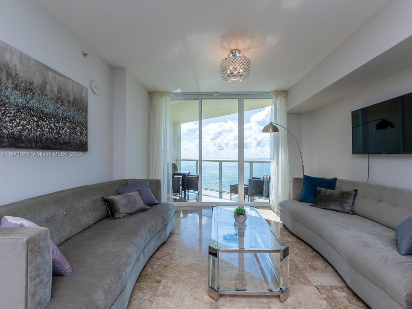 Stunning modern condo in the heart of Sunny Isles with - Beach Condo for sale in Sunny Isles Beach, Florida on Beachhouse.com