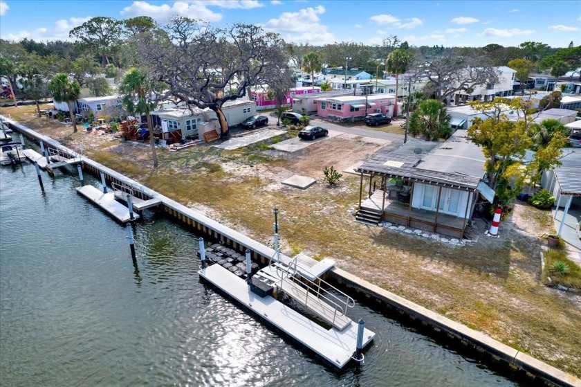 Boater's Delight in a 55+ Co-op on Tarpon Bayou! This is a rare - Beach Acreage for sale in Tarpon Springs, Florida on Beachhouse.com