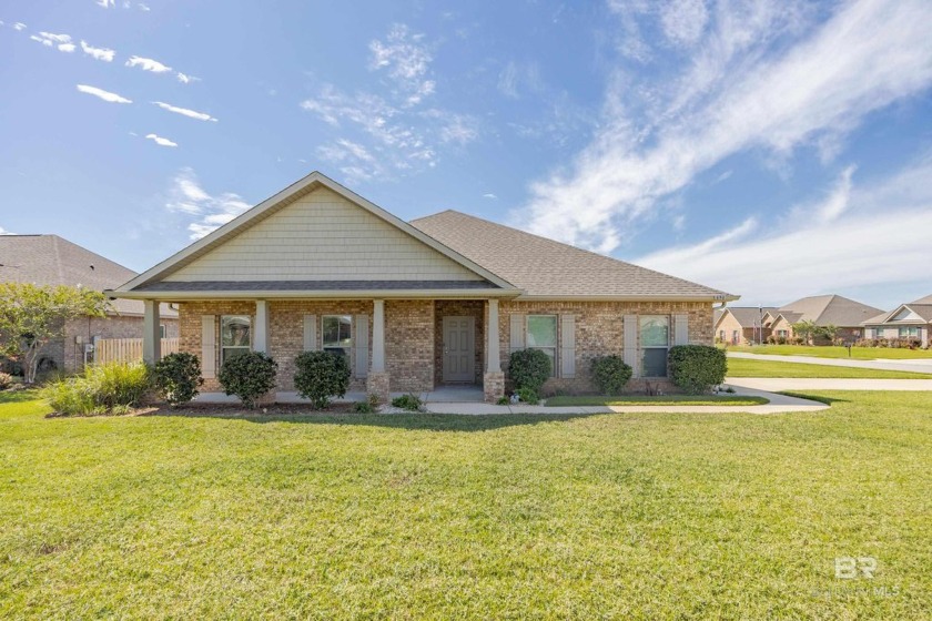 MOVE IN READY!  VIEW THE LAKE FROM YOUR PATIO! This beautiful - Beach Home for sale in Foley, Alabama on Beachhouse.com