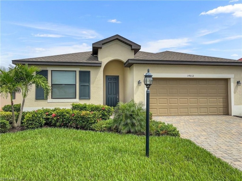 DEAL ALERT!! GORGEOUS LAKE VIEW HOME (CAPRI FLOORPLAN) - Beach Home for sale in Fort Myers, Florida on Beachhouse.com