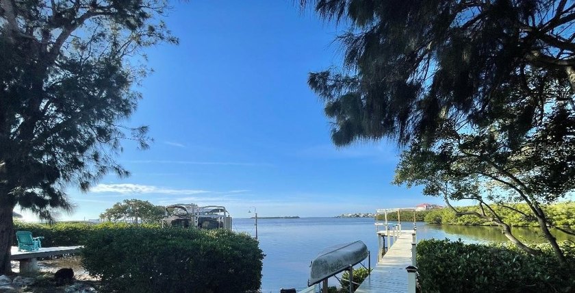 Under contract-accepting backup offers. WOW What a great price - Beach Home for sale in Tarpon Springs, Florida on Beachhouse.com