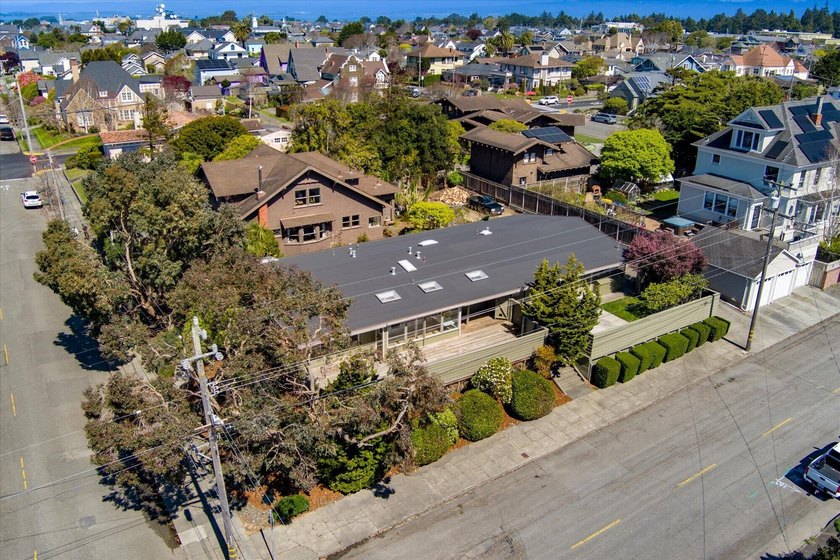 Perched on a private corner lot in a desirable Eureka - Beach Home for sale in Eureka, California on Beachhouse.com