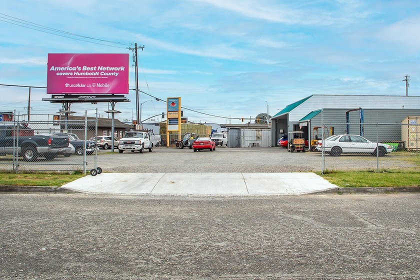 Upgrade your business locationmercial shop building with 125 - Beach Commercial for sale in Eureka, California on Beachhouse.com
