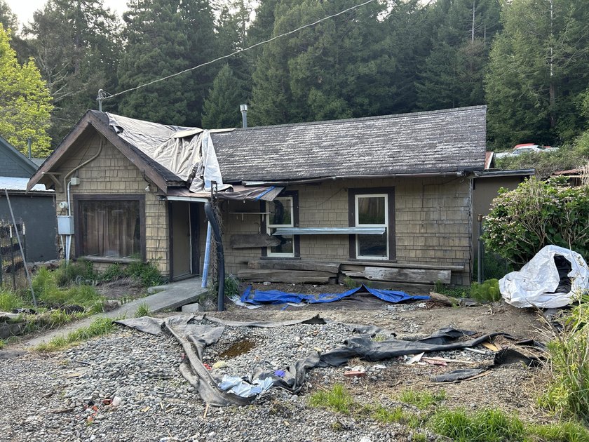 Bring your tools & transform this diamond in the rough into your - Beach Home for sale in Fortuna, California on Beachhouse.com