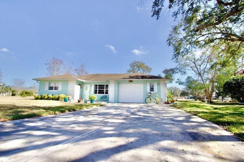 WELCOME TO YOUR NEW GORGEOUS 55 PLUS 2 BED 2 AND A HALF BATH - Beach Home for sale in New Port Richey, Florida on Beachhouse.com