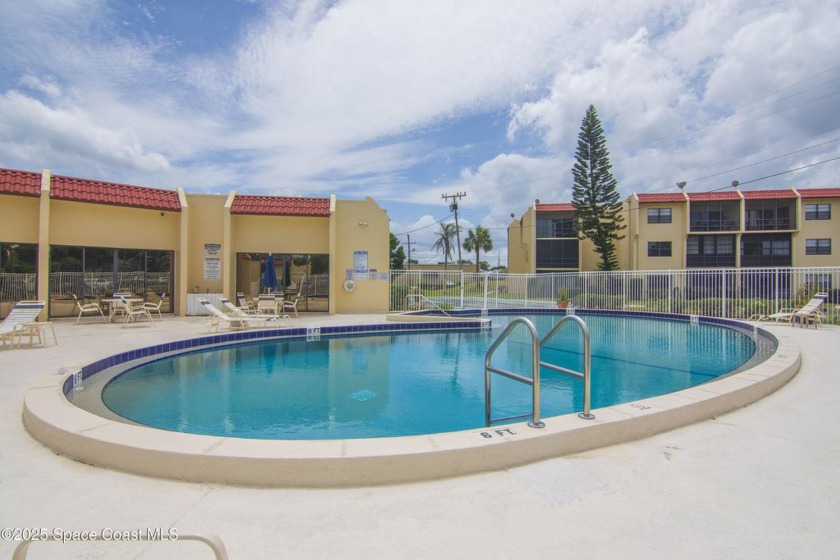 Beautifully upgraded 2BR/2BA lakefront corner condo in Island - Beach Condo for sale in Fort Pierce, Florida on Beachhouse.com