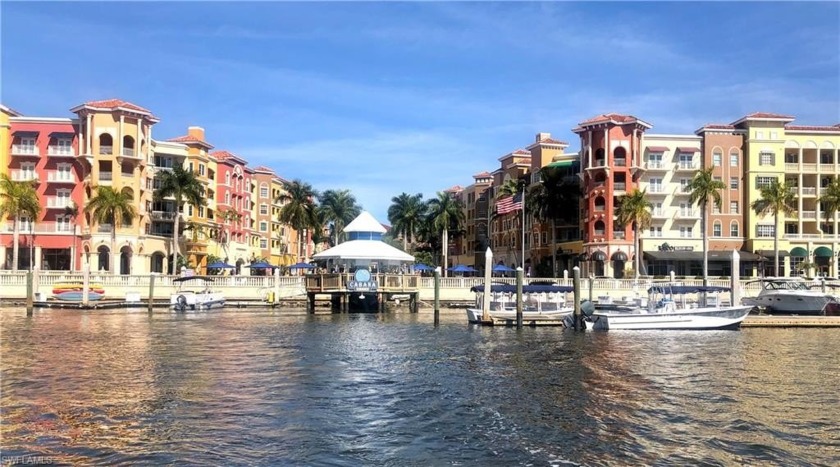 WATERFRONT WITHOUT RISK OF FLOODING!!! Enjoy Naples Florida - Beach Home for sale in Naples, Florida on Beachhouse.com