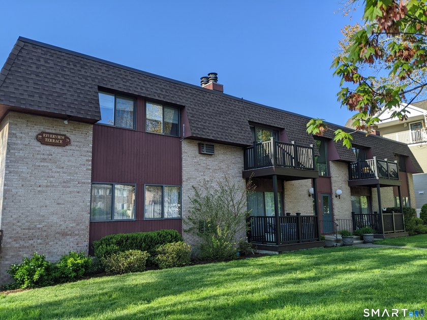 WELCOME TO RIVER VIEW TERRACE!!! MOVE RIGHT IN TO THIS - Beach Condo for sale in Stamford, Connecticut on Beachhouse.com