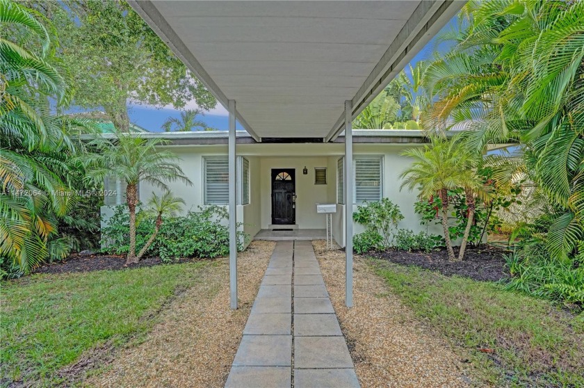 Updated Classic Fort Lauderdale Bungalow with panoramic views of - Beach Home for sale in Fort Lauderdale, Florida on Beachhouse.com