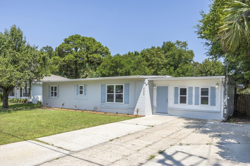 Back on the market. Great investment property or starter home in - Beach Home for sale in Fort Walton Beach, Florida on Beachhouse.com