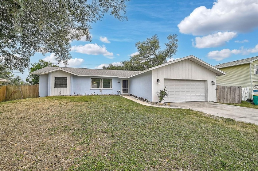 One or more photo(s) has been virtually staged. Step into this - Beach Home for sale in Port Charlotte, Florida on Beachhouse.com