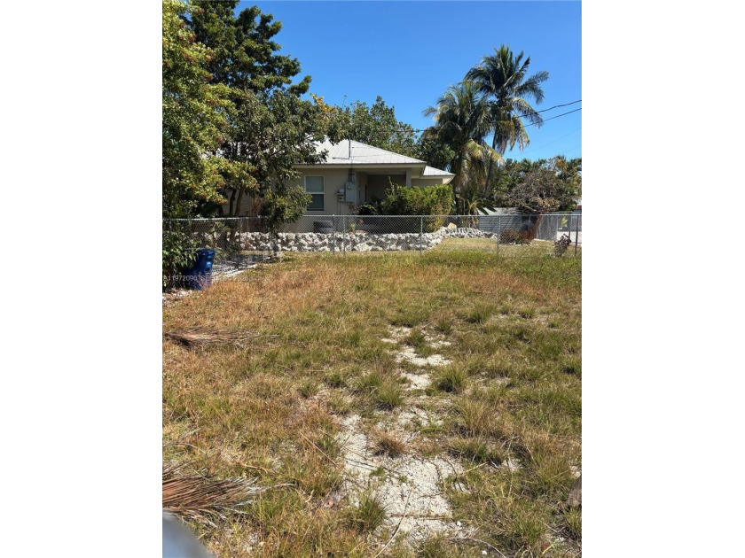 Seller Financing Available -- Prime Corner Lot with water views - Beach Lot for sale in Marathon, Florida on Beachhouse.com