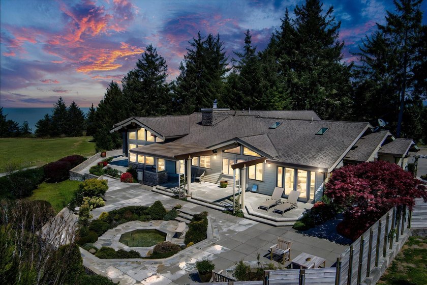Commanding Views of the Pacific set the tone for this - Beach Home for sale in Ferndale, California on Beachhouse.com
