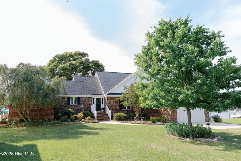 Discover the charm of waterfront living on Back Creek in - Beach Home for sale in Bath, North Carolina on Beachhouse.com