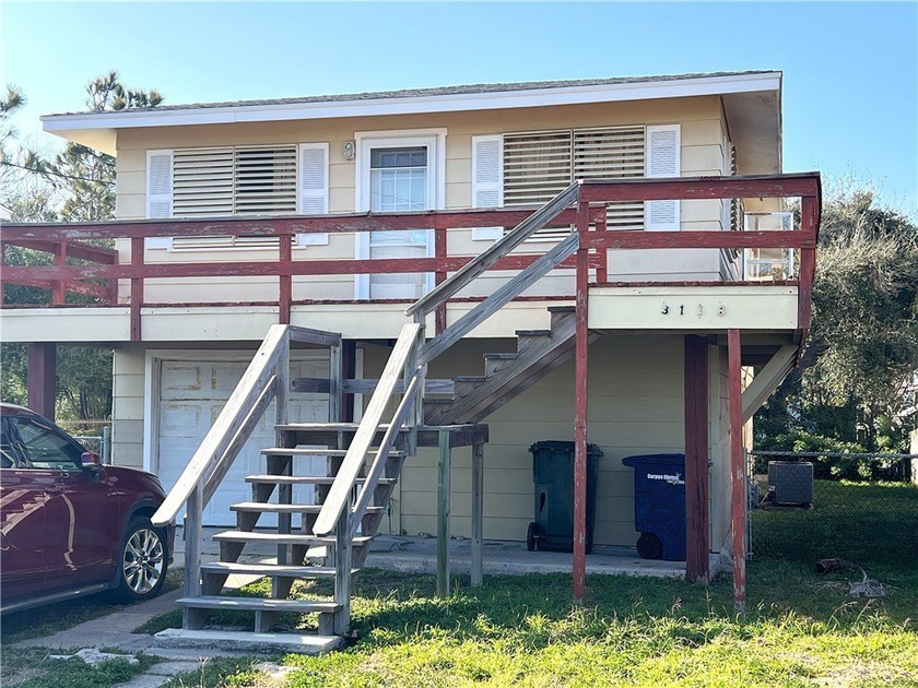 Are you ready to CHILL? Ready to enjoy the view of the Laguna - Beach Home for sale in Corpus Christi, Texas on Beachhouse.com