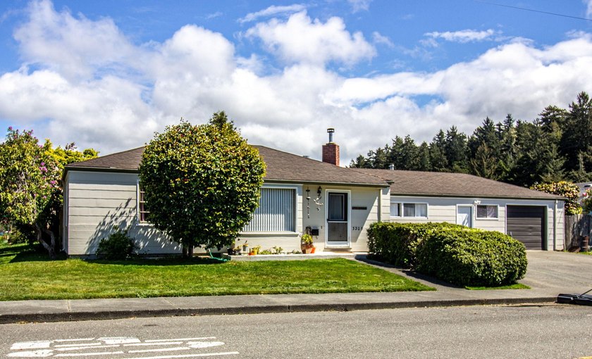 Welcome to this beautifully updated 4 bedroom, 2 bath home - Beach Home for sale in Eureka, California on Beachhouse.com