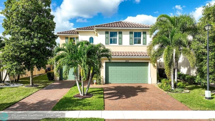 Stunning 4-bedroom, 3.5-bath pool home with expansive lake views - Beach Home for sale in West Palm Beach, Florida on Beachhouse.com