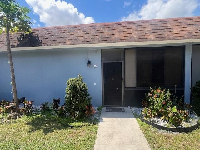 Totally turnkey and updated 2 bedroom attached villa on Park Ave - Beach Home for sale in Lake Park, Florida on Beachhouse.com