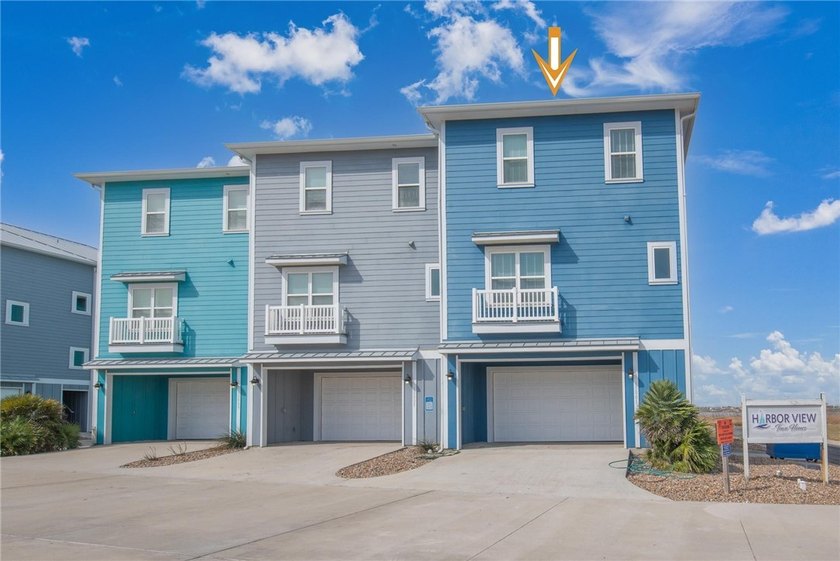 Welcome to your coastal oasis! This fully furnished Harbor View - Beach Townhome/Townhouse for sale in Corpus Christi, Texas on Beachhouse.com