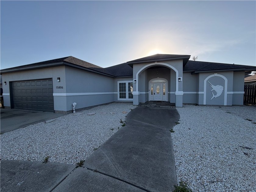 Experience the perfect Island retreat with a private pool! This - Beach Home for sale in Corpus Christi, Texas on Beachhouse.com