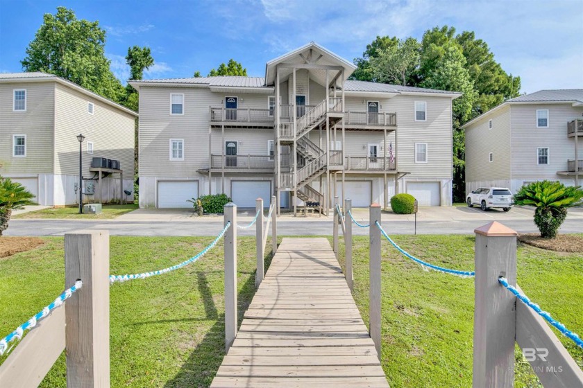 This newly remodeled 3-bedroom, 3-bathroom condo offers access - Beach Condo for sale in Daphne, Alabama on Beachhouse.com