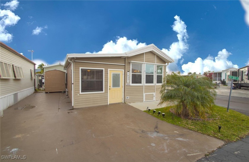 Check out this adorable one bedroom, one bathroom home in - Beach Home for sale in Fort Myers, Florida on Beachhouse.com