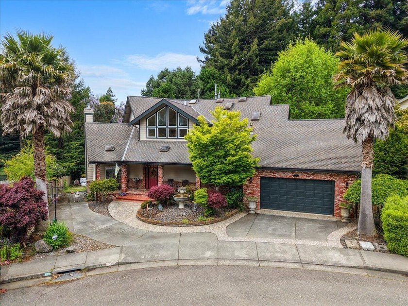 Stunning custom home in a quiet cul-de-sac, offering 3,351 - Beach Home for sale in Eureka, California on Beachhouse.com