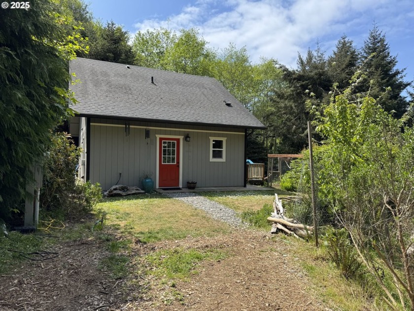 Charming two bed, two and a half bath home on .45 acres located - Beach Home for sale in Gold Beach, Oregon on Beachhouse.com