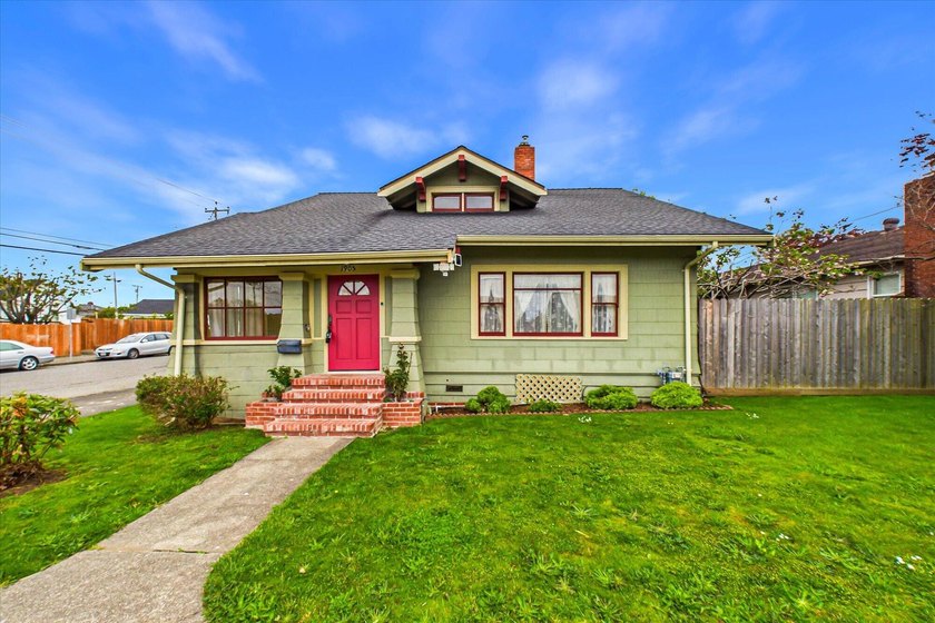 So much versatility can be had with this one of a kind set-up - Beach Home for sale in Eureka, California on Beachhouse.com